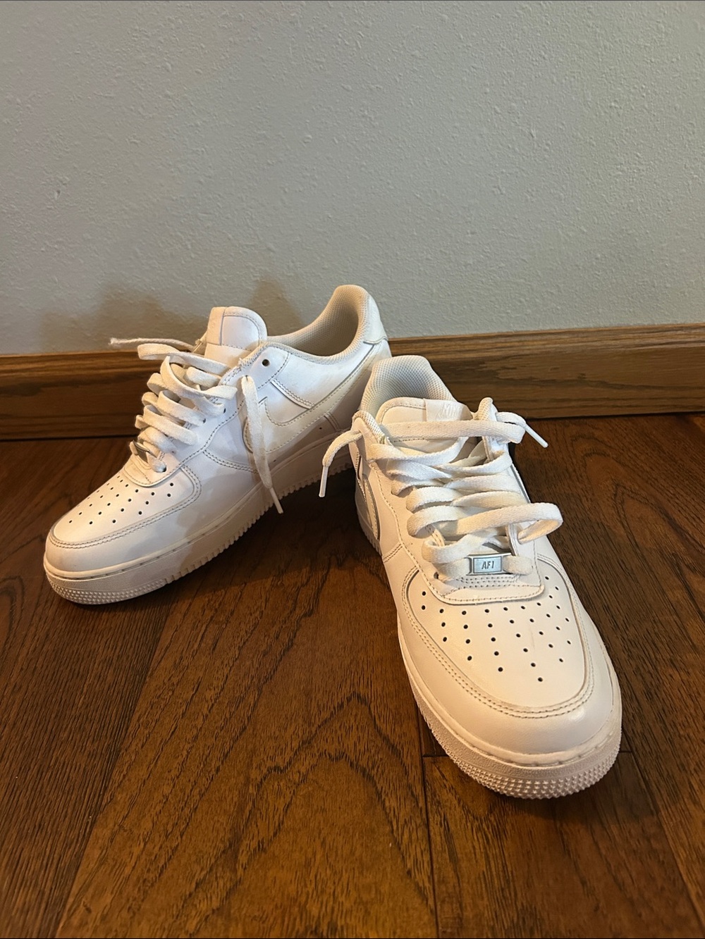 Men’s Nike Air Force Ones 9.5